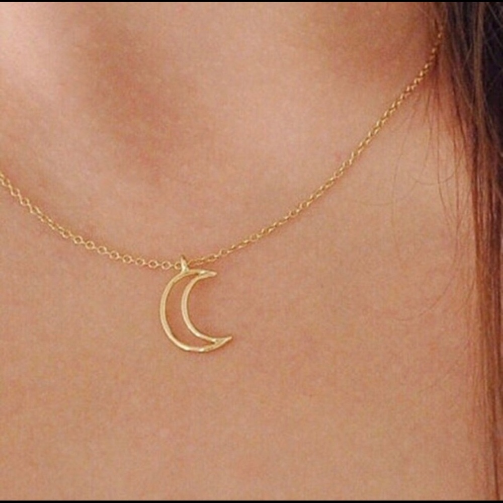 Crescent Moon Dainty Pendant Necklace